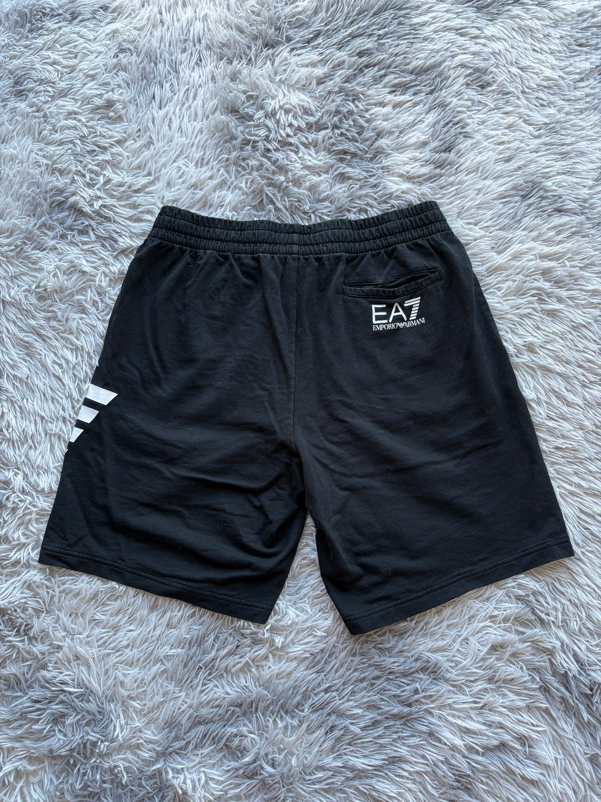 EA7 Shorts (M)