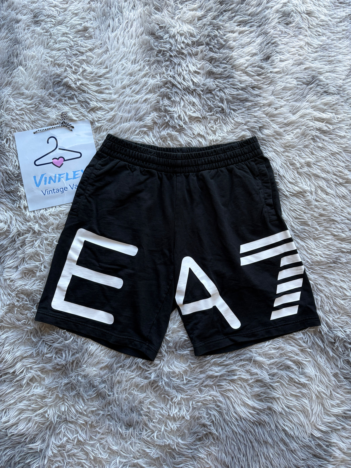 EA7 Shorts (M)