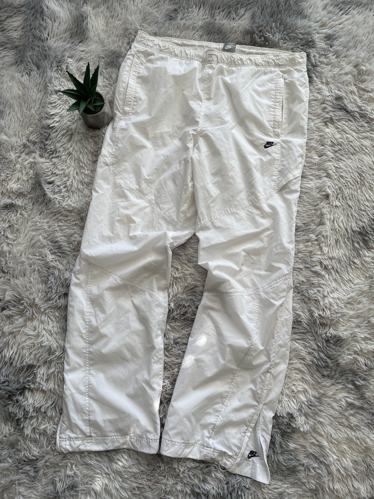 Nike Flared Trackpants (XL)