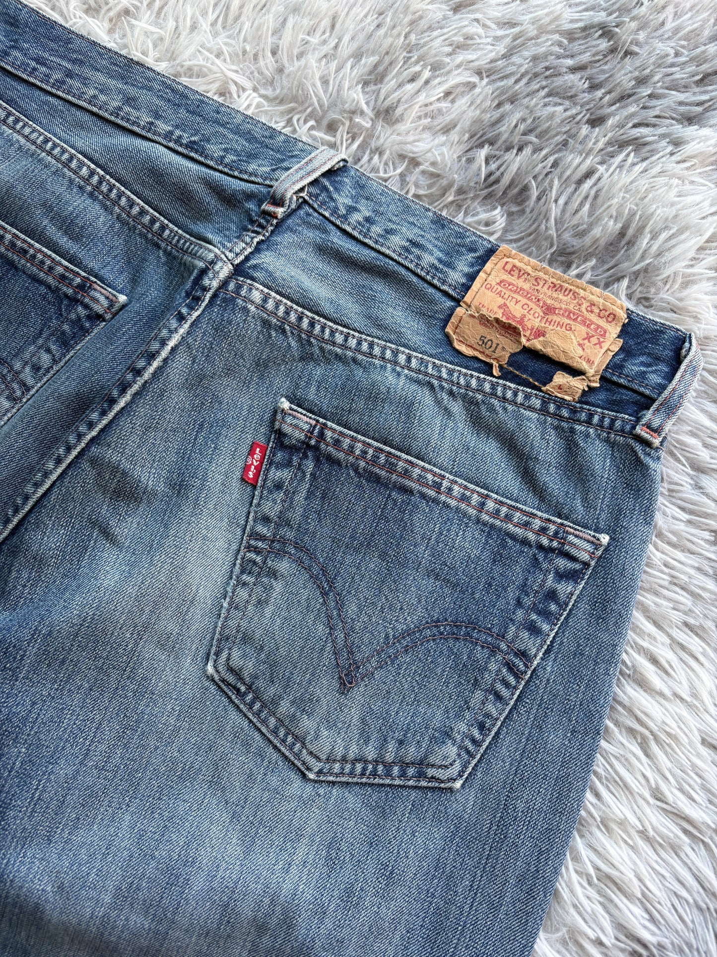 Levis 501 Washed Jeans (M-L)