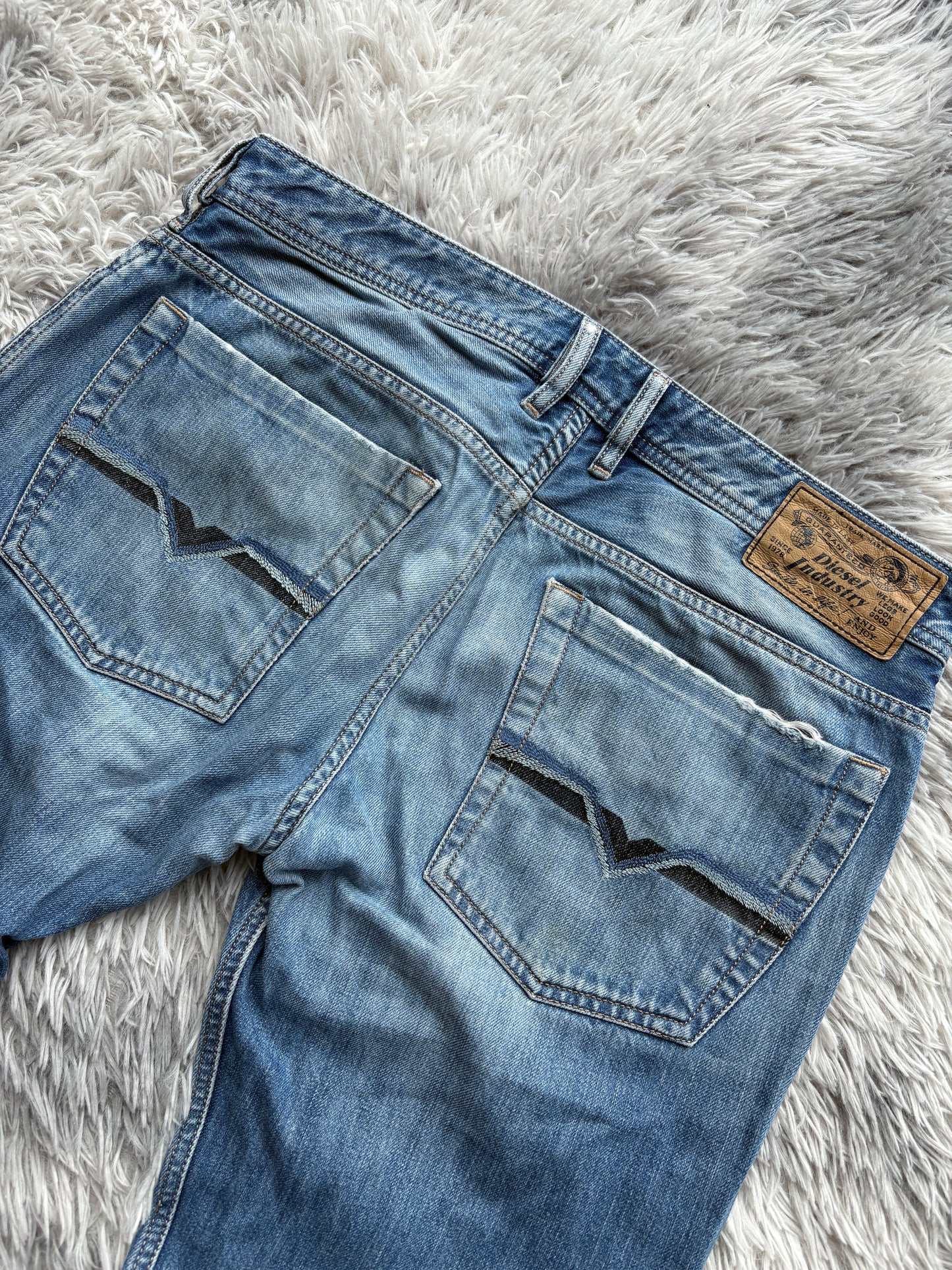 Diesel Bootcut Jeans (L)