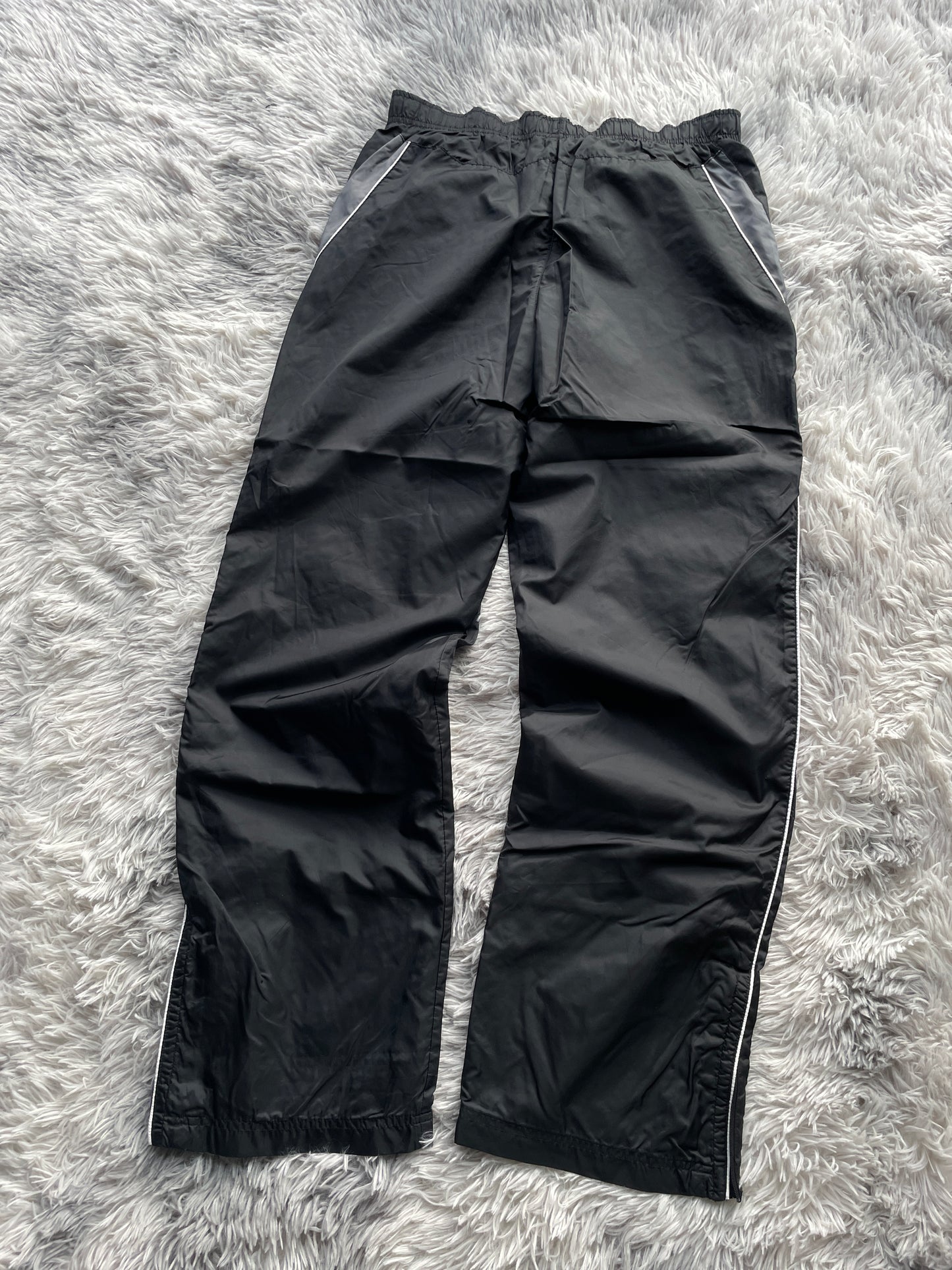 Nike Flared Trackpants (13-15 Jahren / 158-170cm)