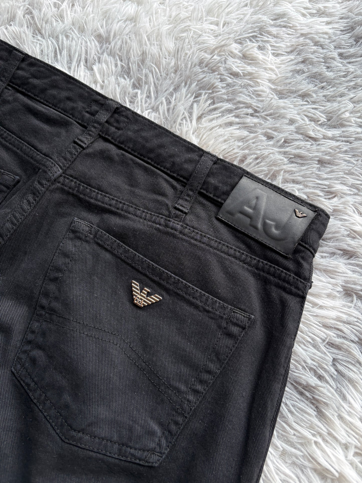 Armani Jeans (33 / M-L)