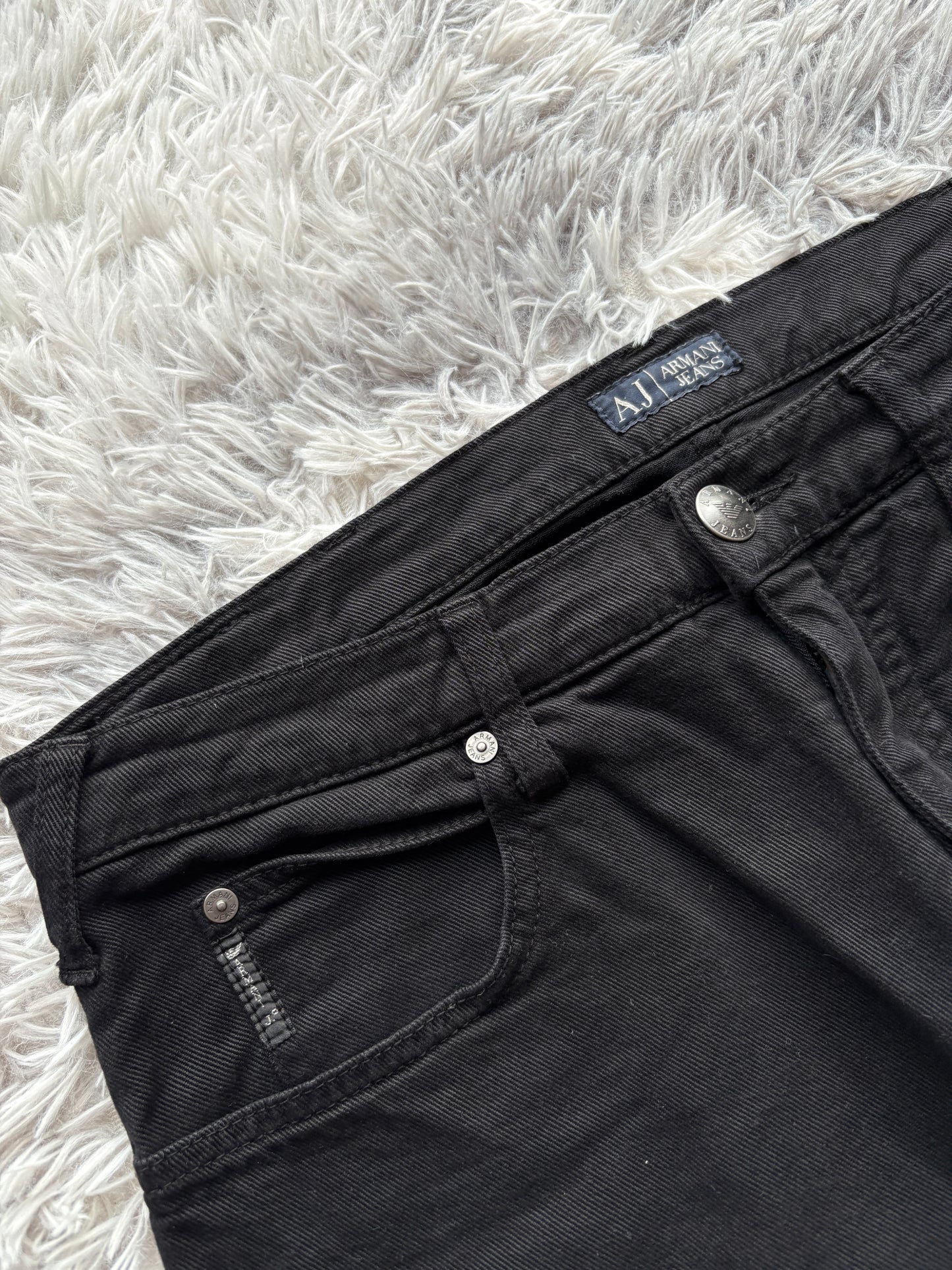 Armani Jeans (33 / M-L)
