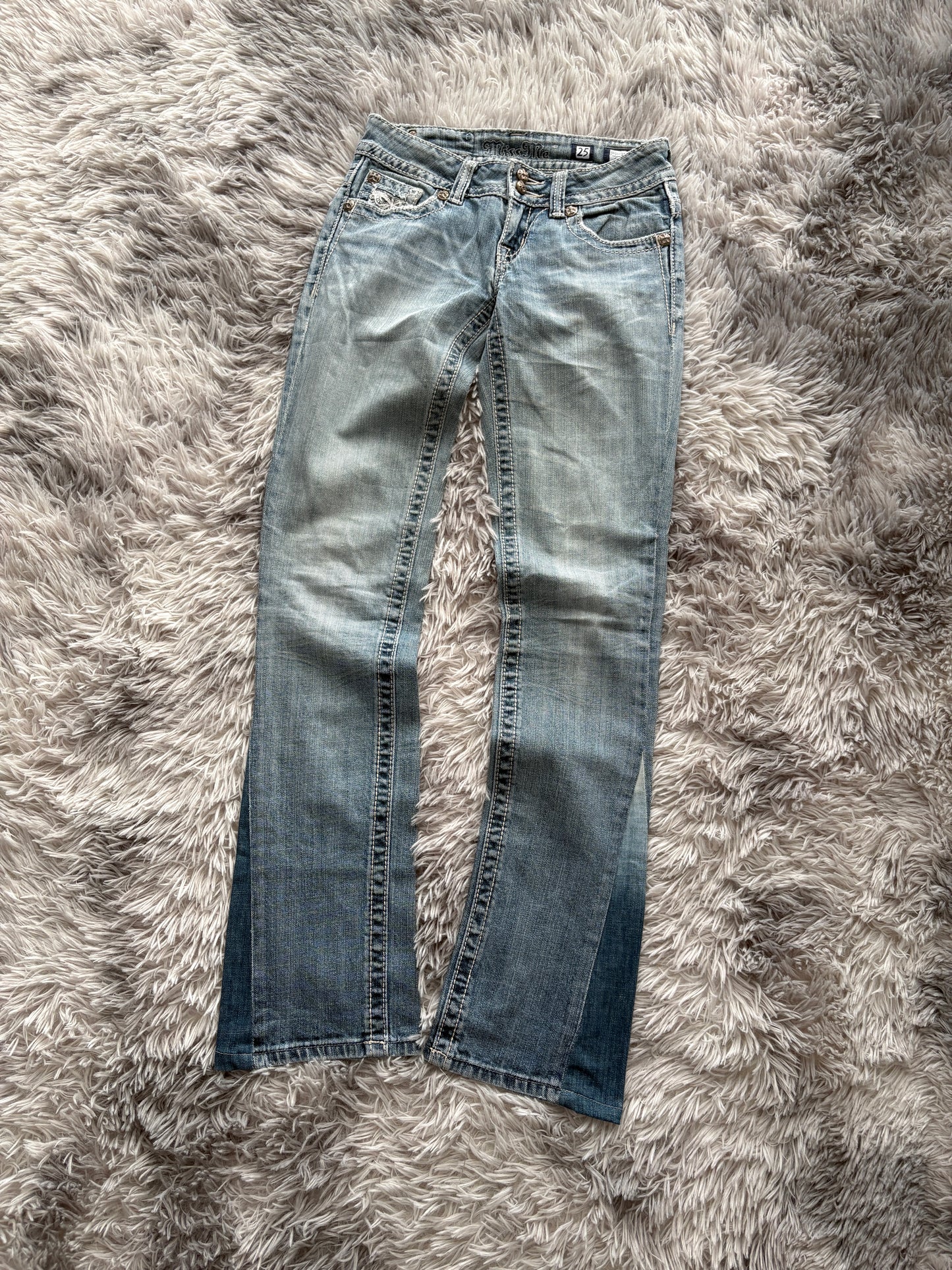 Miss Me Flared Jeans (Size 25)