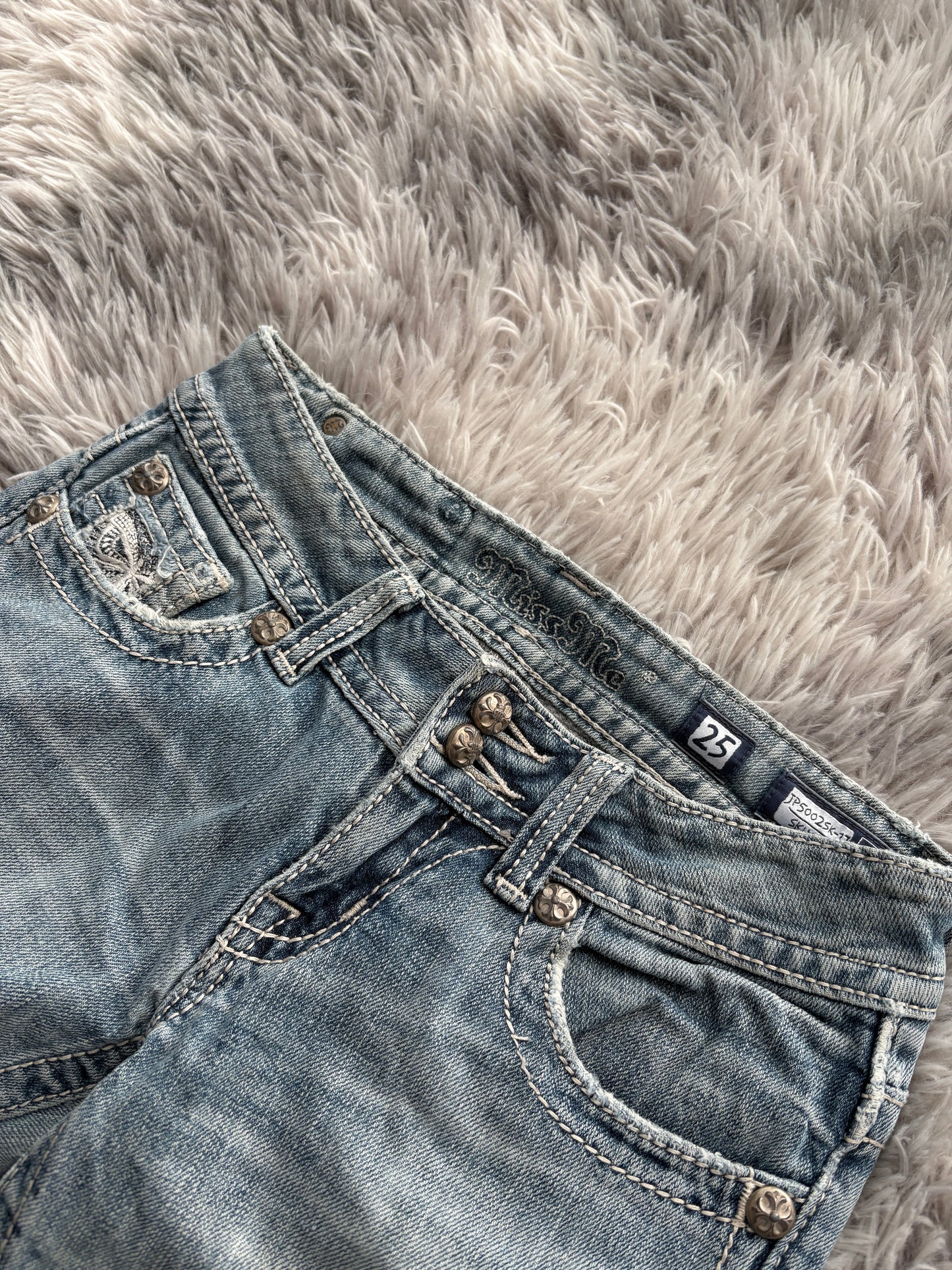 Miss Me Flared Jeans (Size 25)